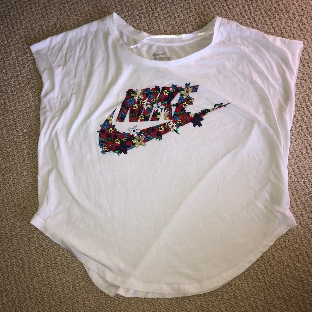 Nike graphic t shirt